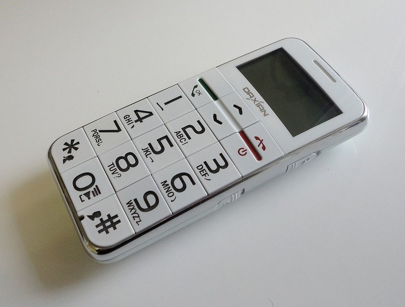 cell phone seniors visually impaired